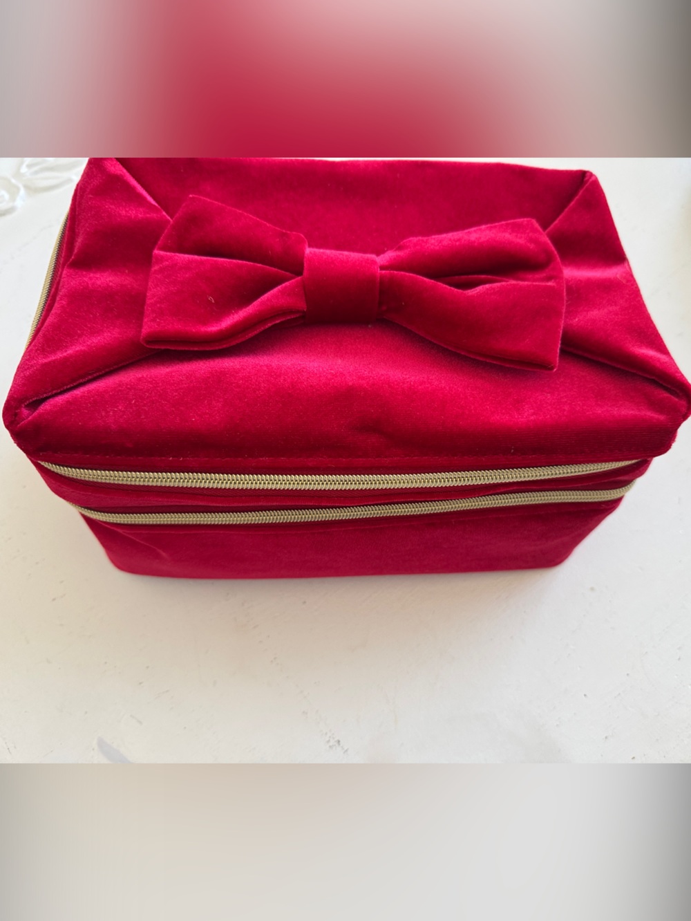 Estee Lauder Red Velvet Bow Travel Cosmetic Case